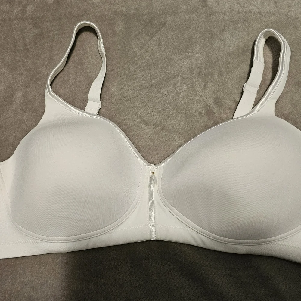 Vanity Fair Soft Padded White Bra 38C